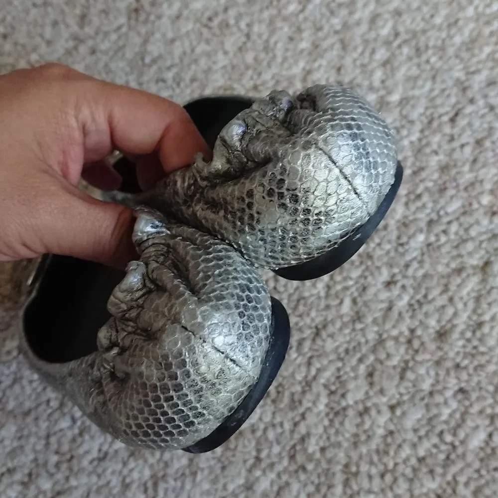 Tory Burch gray Leather Ballet Flat in gray/silver size 6.5